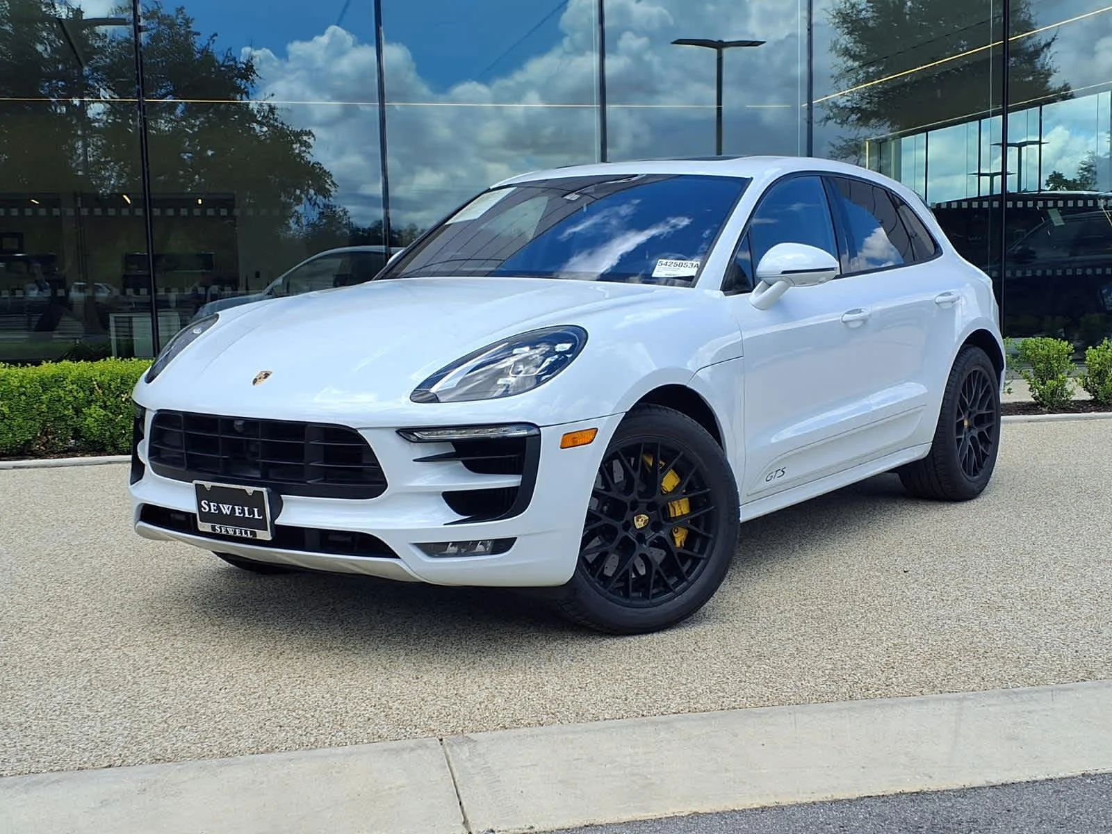 2017 Porsche Macan GTS's photo