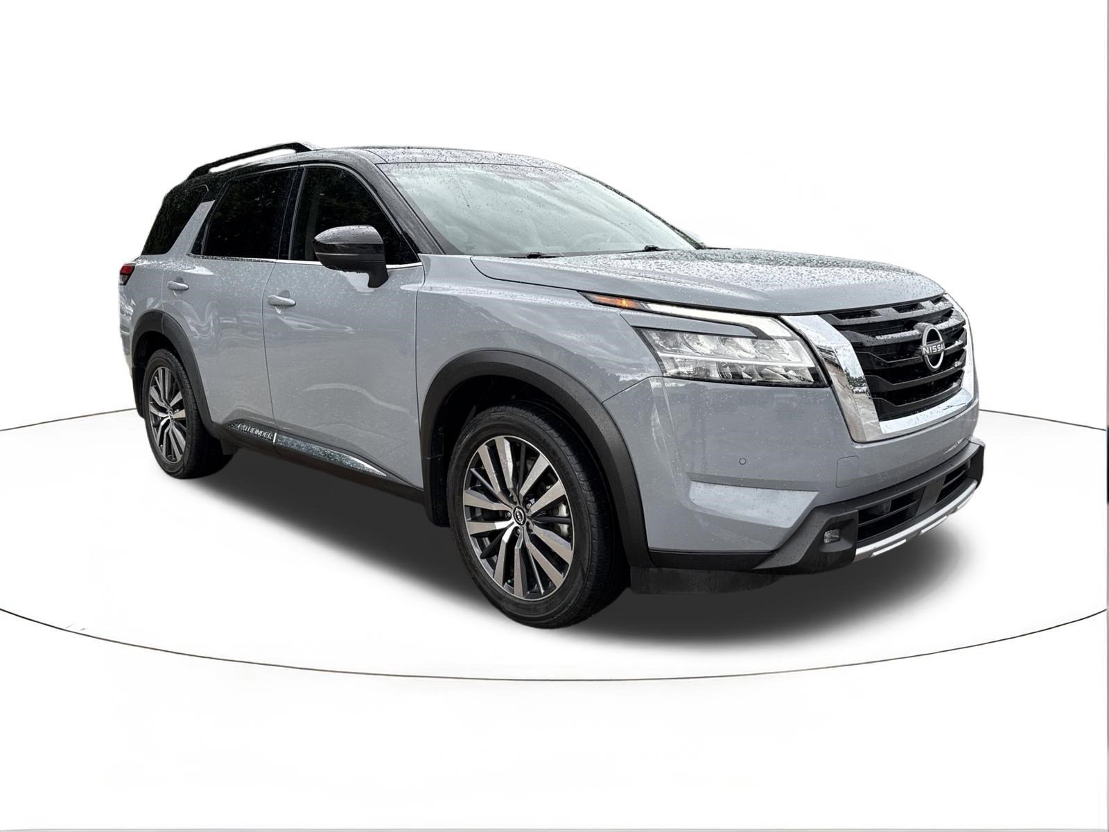 2022 Nissan Pathfinder Platinum 2WD's photo
