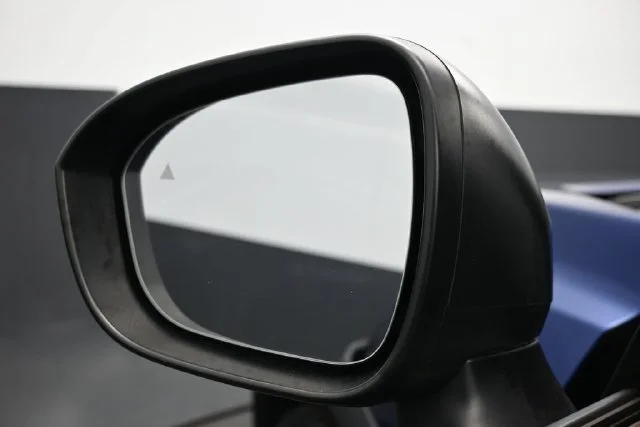 Used 2023 Blue Nissan S image 4