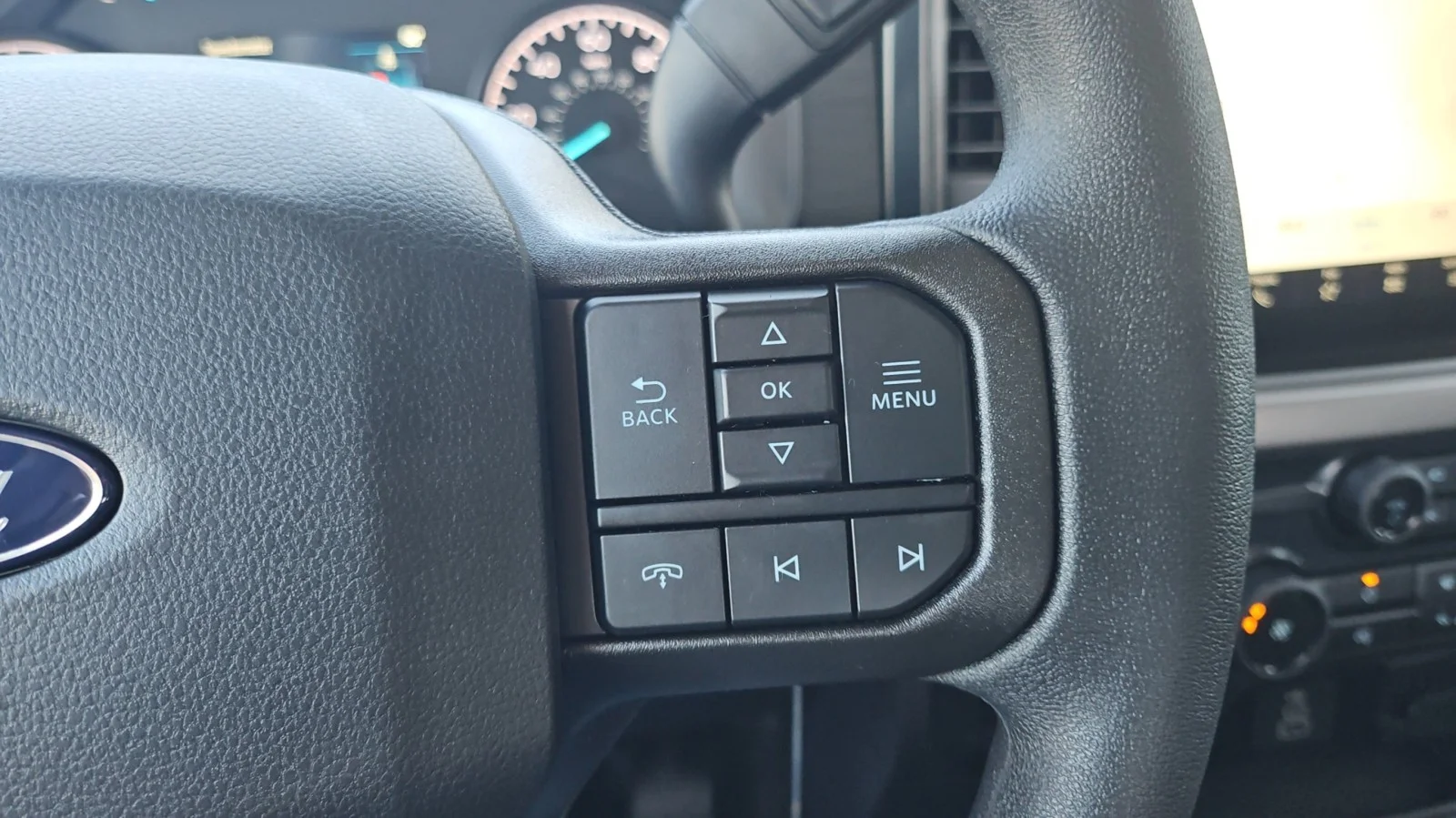 New 2026 Oxford White Ford XL 2WD image 16