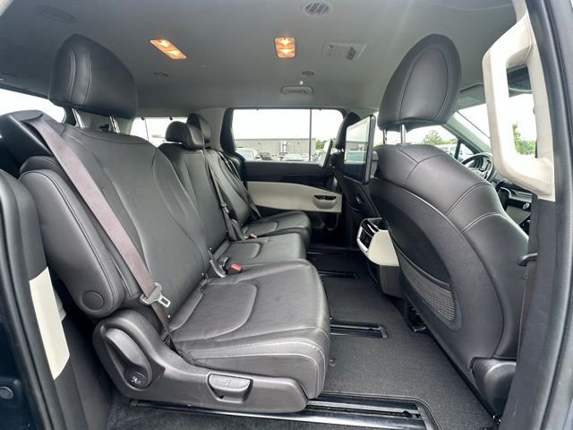 Used 2024 Blue Kia SX image 30