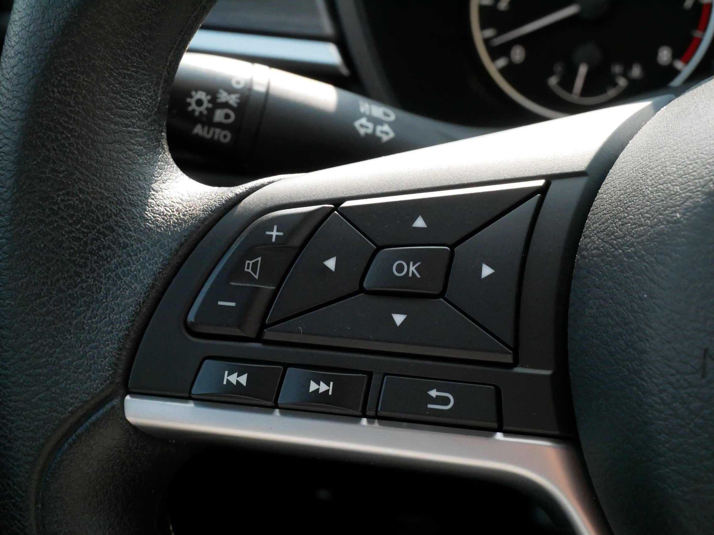 2025 Nissan Altima SV - Photo 26
