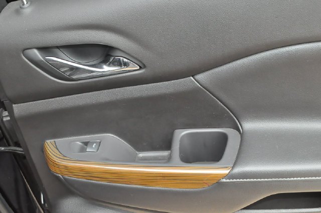 Used 2021 Black GMC SLE image 26
