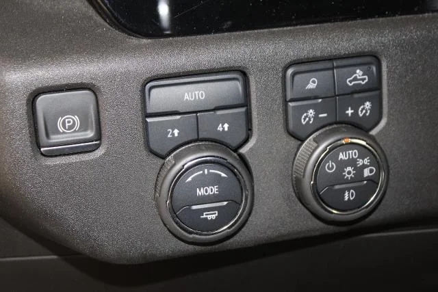 Used 2023 Summit White Chevrolet  image 24