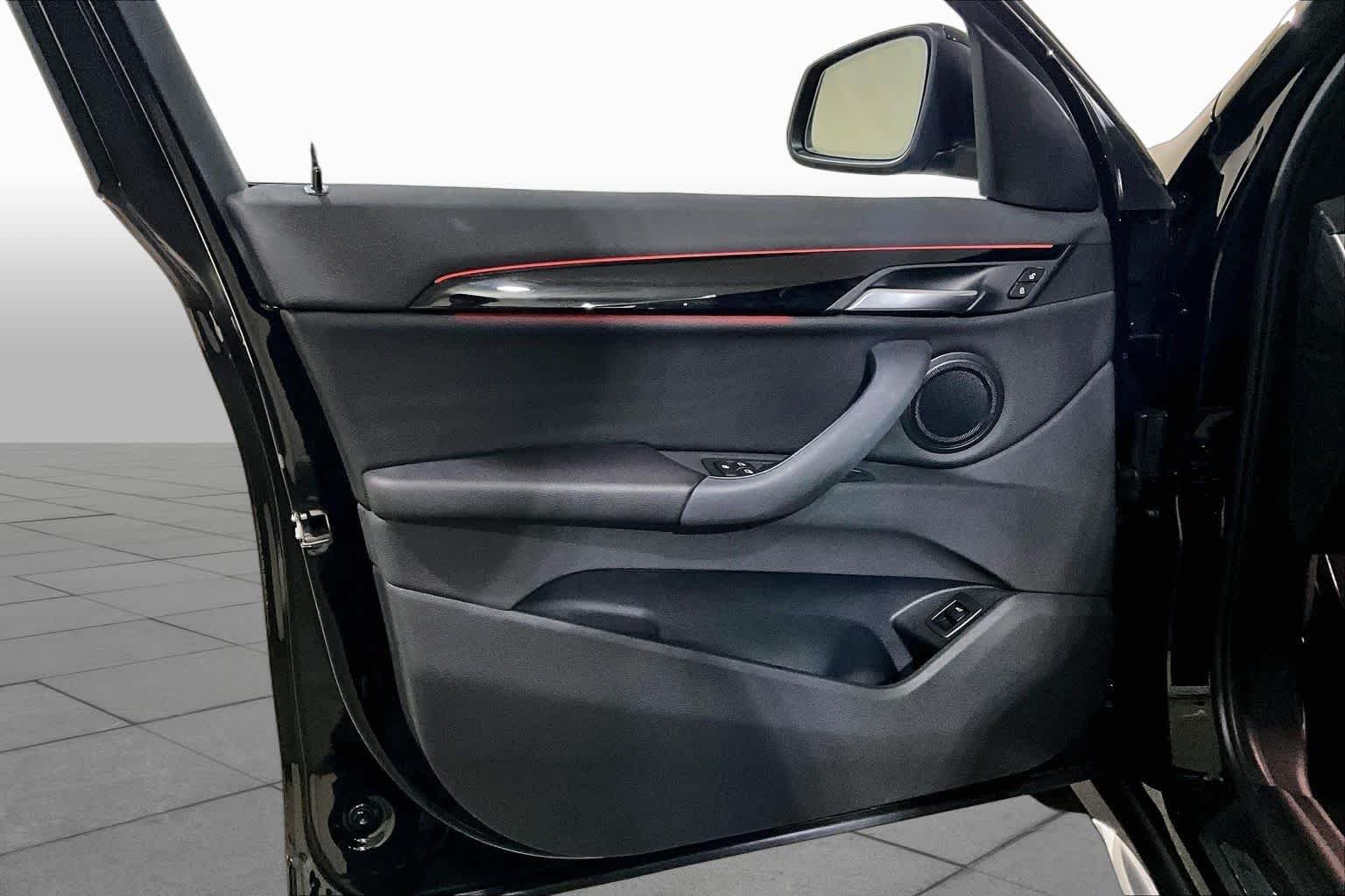 Used 2019 Jet Black BMW xDrive28i image 21