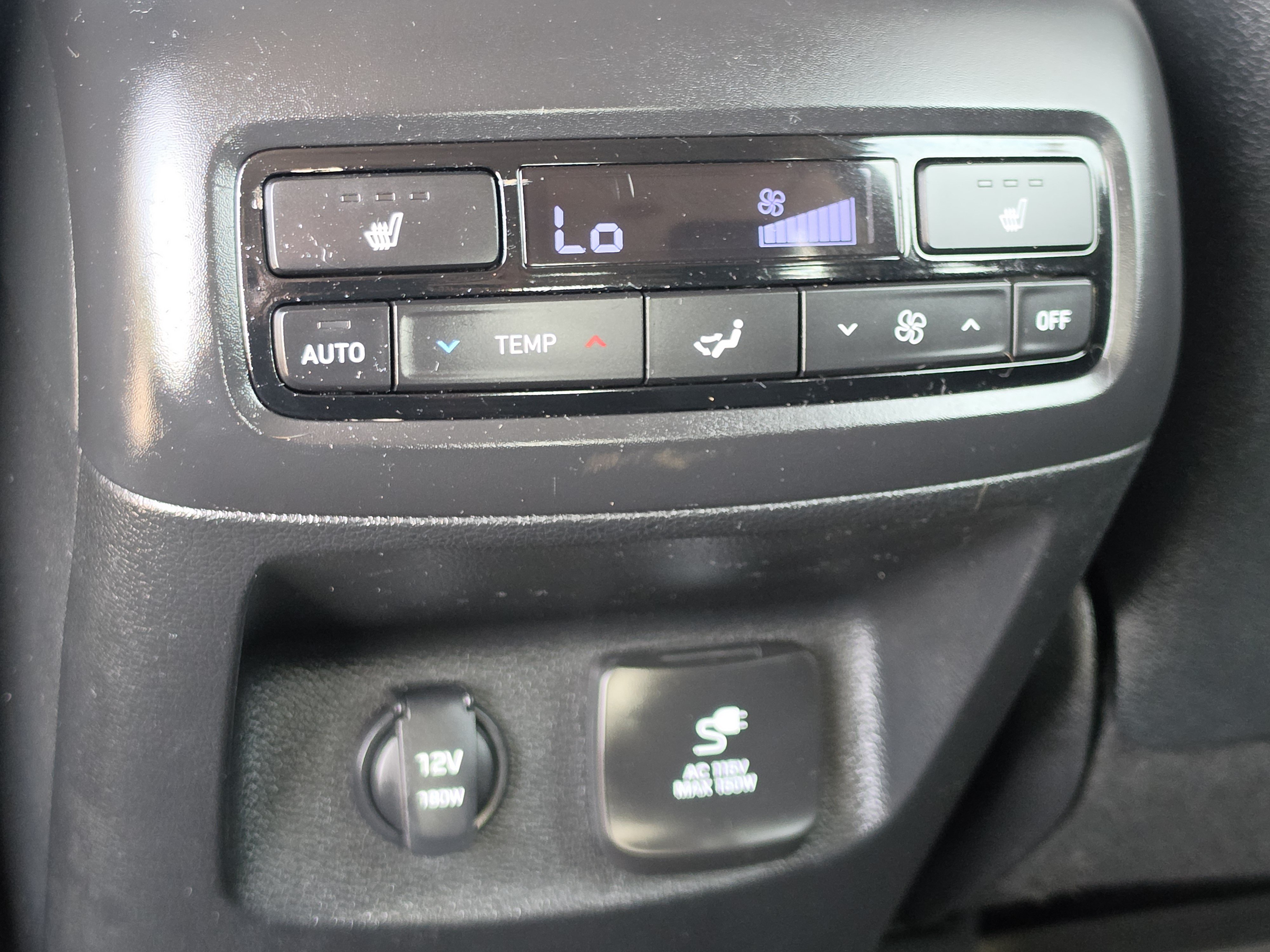 Used 2022 Moonlight Cloud Hyundai SEL image 13