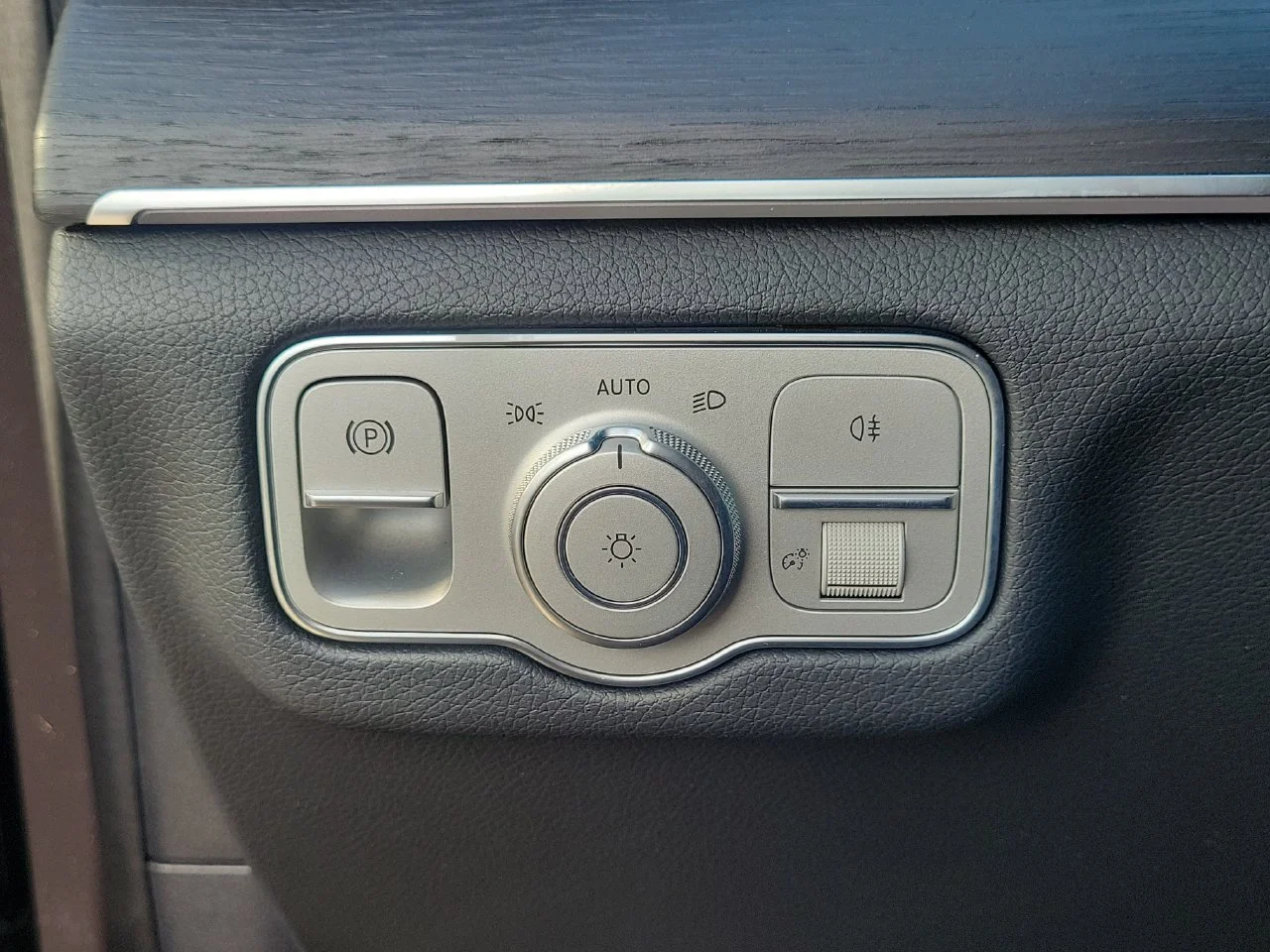 Certified Used 2026 Black Mercedes-Benz GLE 350 image 25