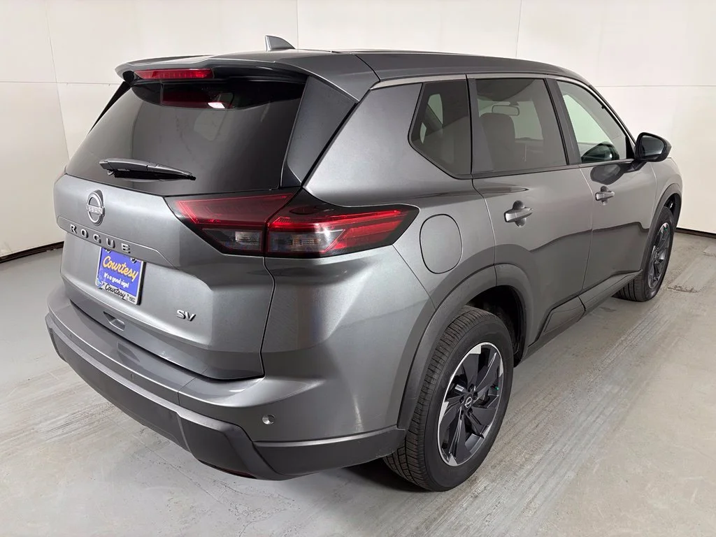 Used 2024 Gray Nissan SV image 8
