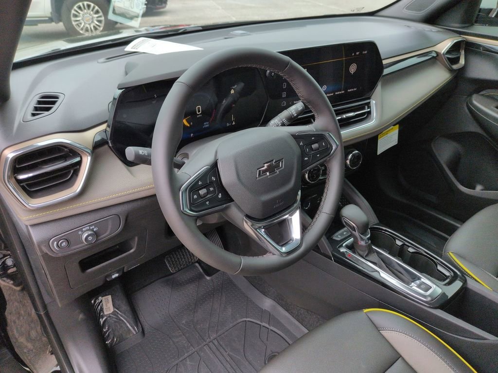New 2026 Mosaic Black Metallic Chevrolet ACTIV image 31