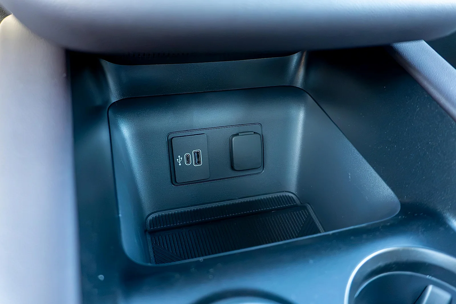 New 2027 Agate Black Metallic Ford Platinum™ image 23