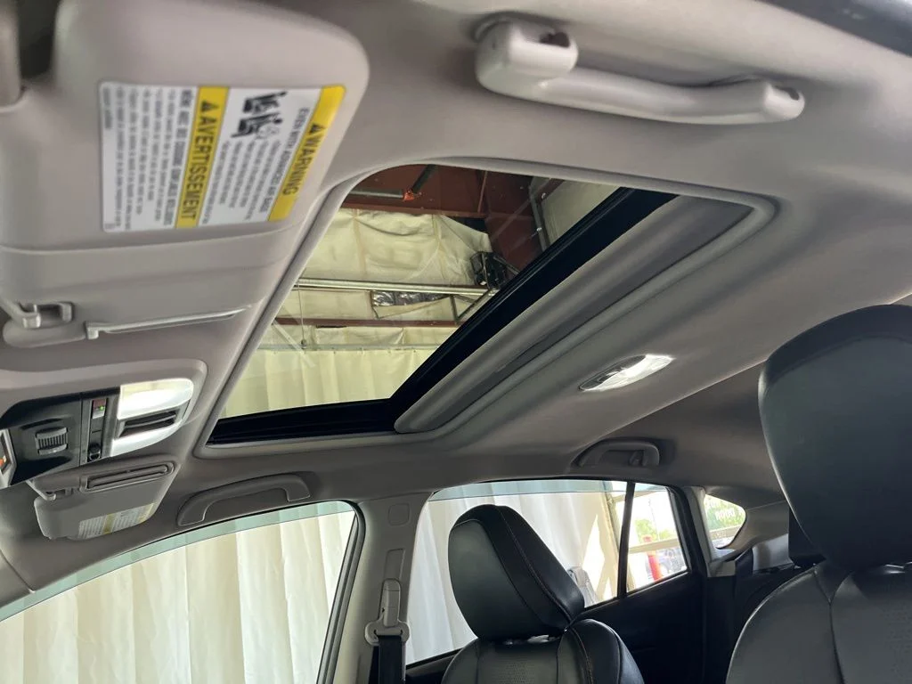Used 2019 Silver Subaru 2.0i Limited image 3