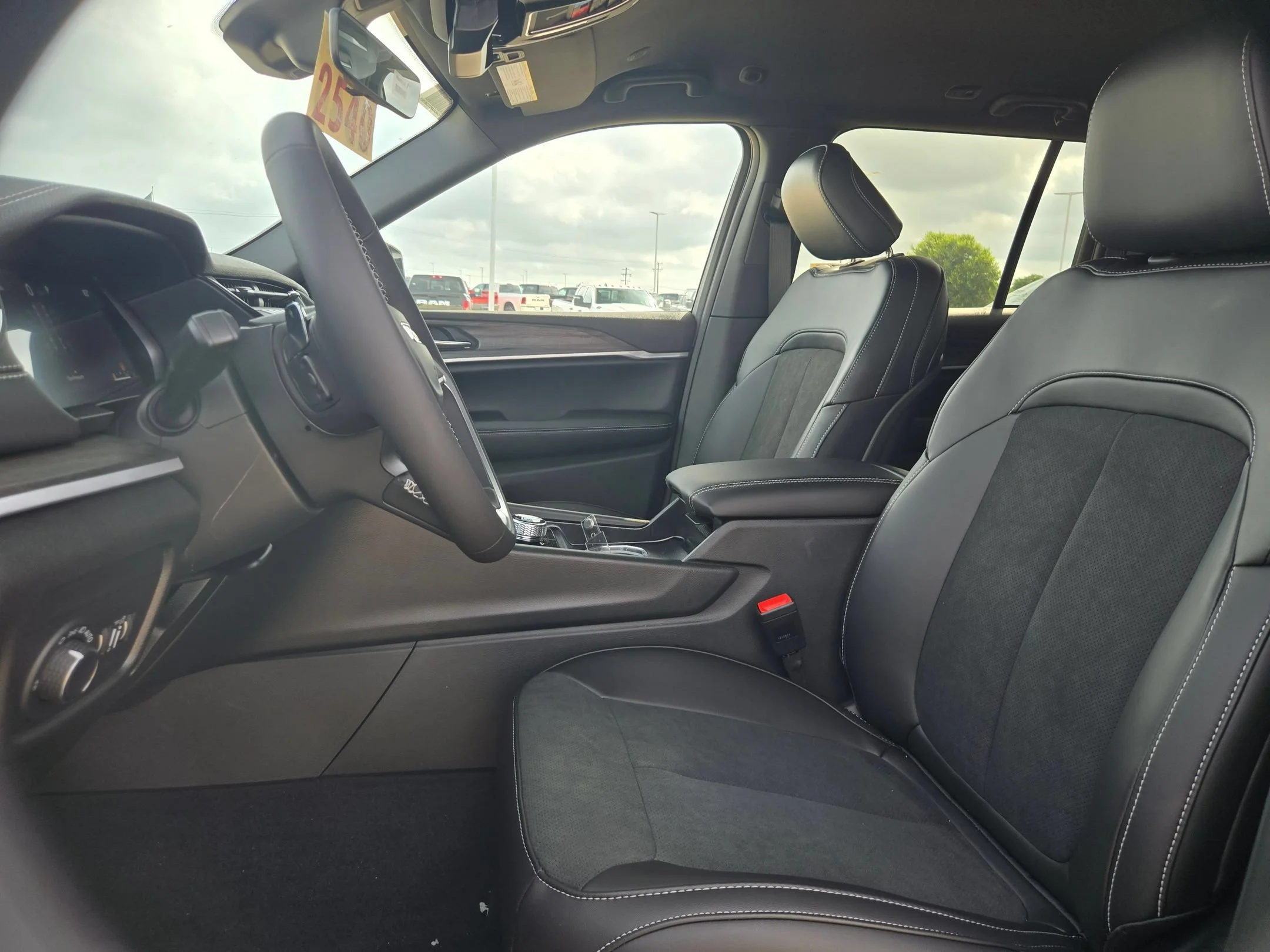 New 2026 Bright White Clearcoat Jeep Altitude image 10