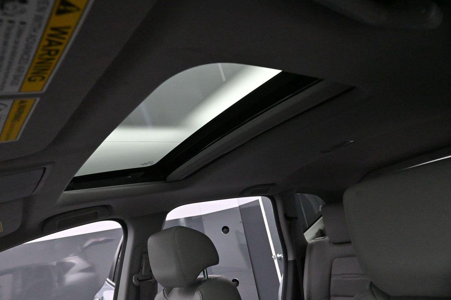 Used 2022 Lunar Silver Metallic Honda EX-L image 29