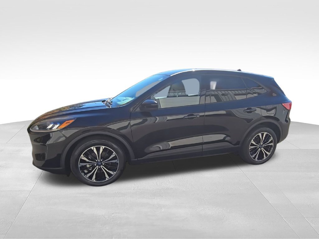 Used 2021 Black Ford SE image 4