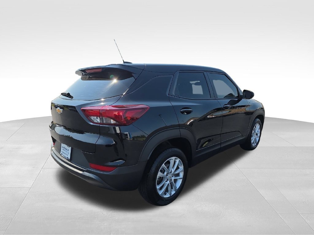 Used 2025 Black Chevrolet LS image 5