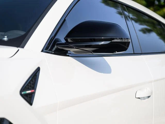 Used 2025  Lamborghini SE image 76
