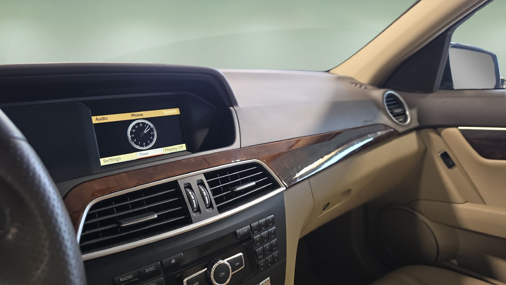 Used 2012  Mercedes-Benz C 300 image 25