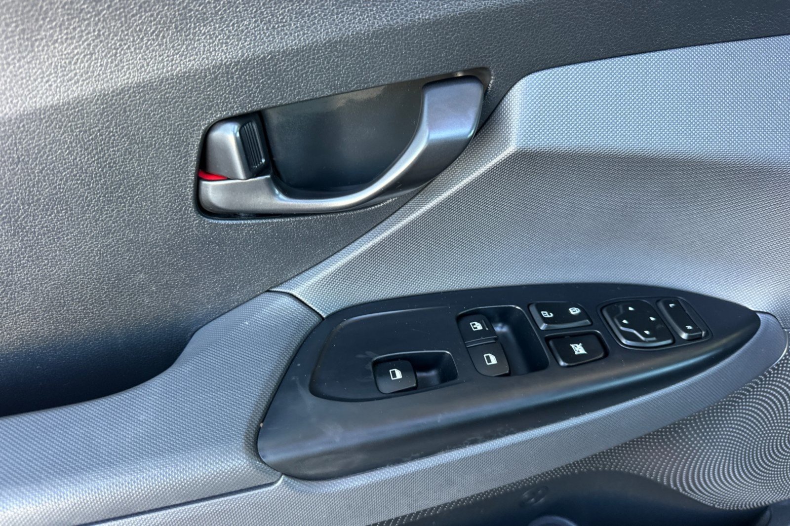 Used 2022 BLACK Hyundai  image 10