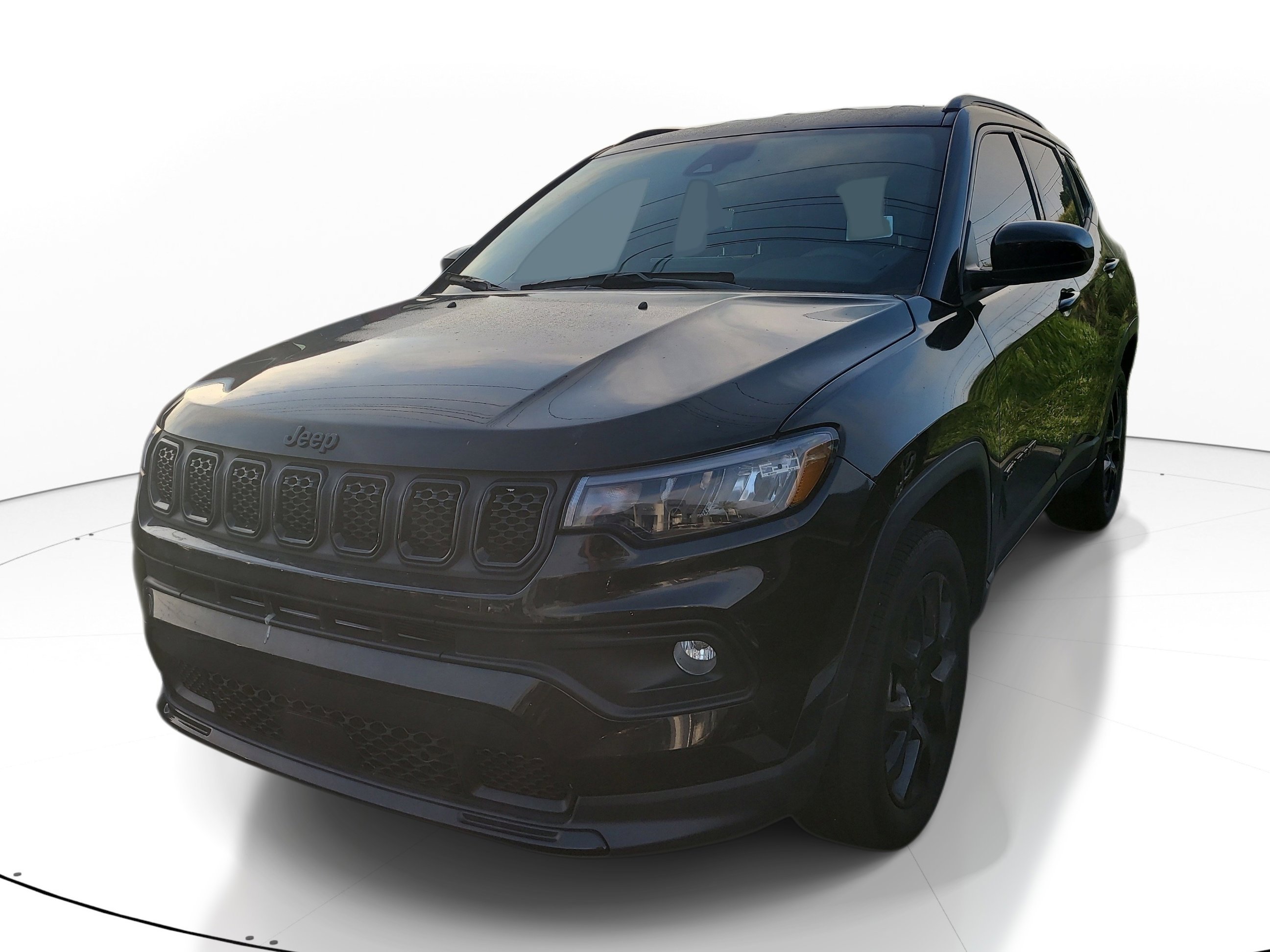Used 2023 Diamond Black Crystal Pearlcoat Jeep Altitude image 3