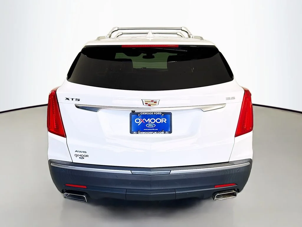 Used 2018 Crystal White Tri-Coat Cadillac Luxury AWD image 12