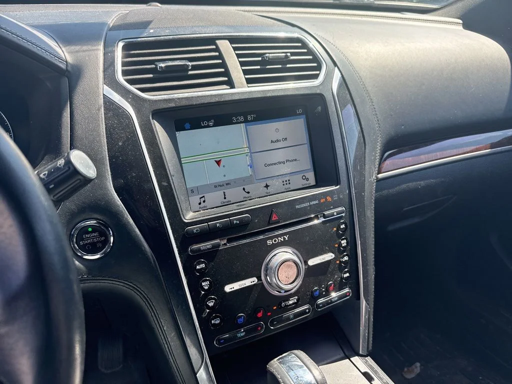 Used 2017 Black Ford Platinum image 10