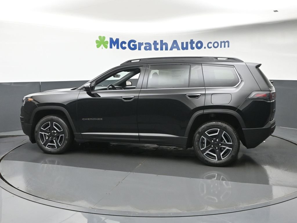 New 2026 Diamond Black Crystal Pearl-Coat Exterior Paint Jeep Laredo image 19
