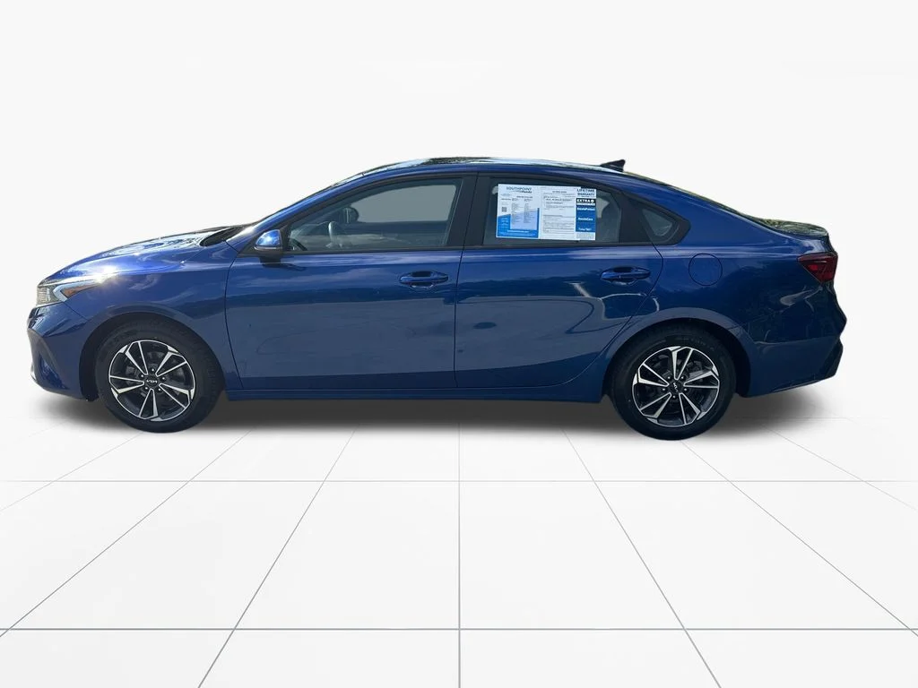 Used 2023 Deep Sea Blue Kia LXS image 4