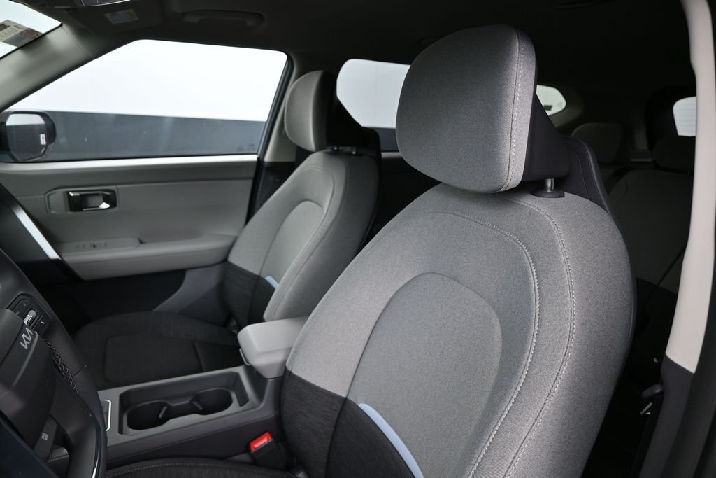 New 2027 Pale Gray Kia S image 9