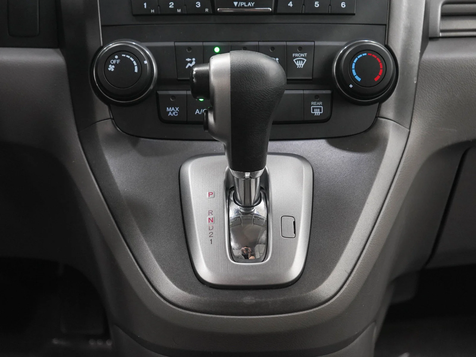 Used 2011 Taffeta White Honda SE image 18