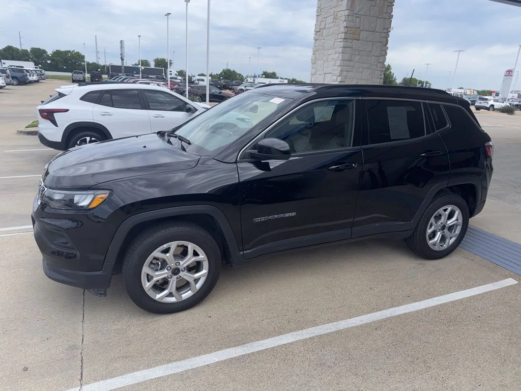 2025 Jeep Compass Latitude 4X4's photo