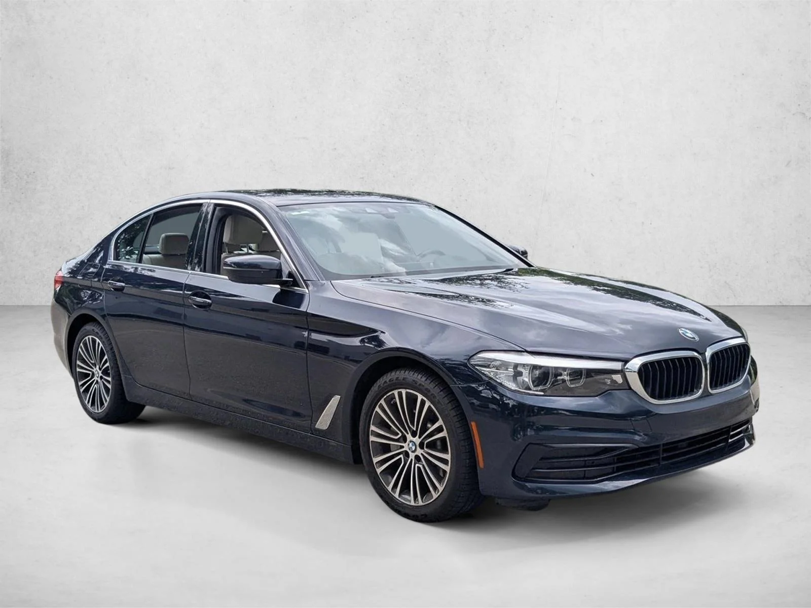 Used 2019 Imperial Blue Metallic BMW 530i image 3