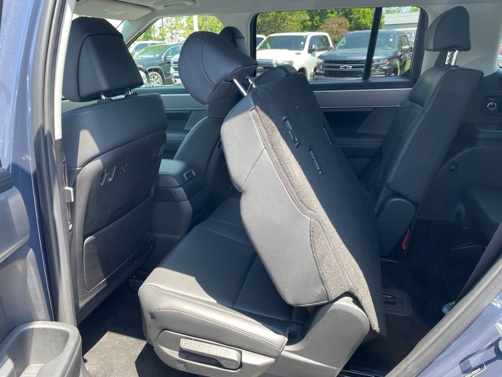 Used 2025 Blue Hyundai SEL image 32