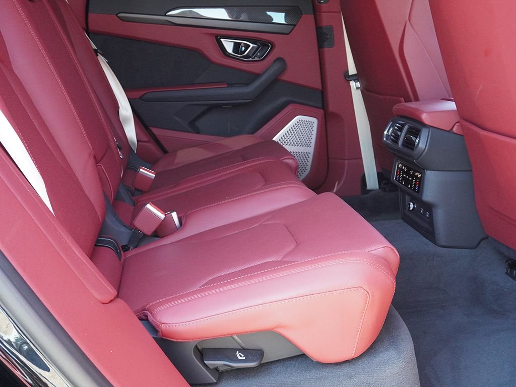 Used 2022 Black Lamborghini Base image 34