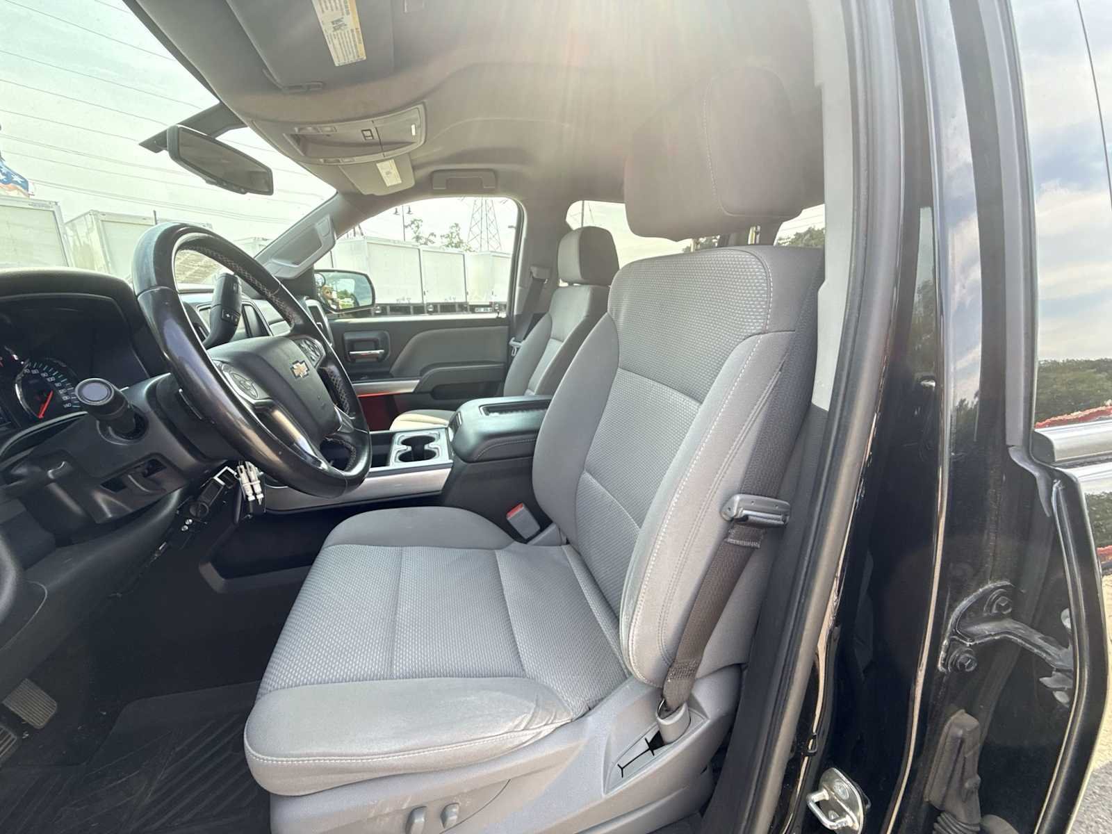 Used 2018 BLACK Chevrolet LT image 17