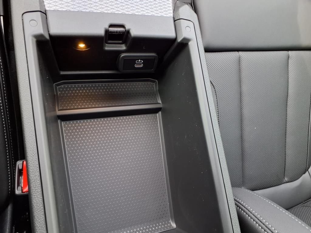 2025 BMW 2 Series 230i - Photo 7