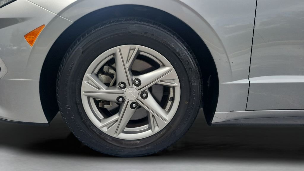 Certified Used 2022 Silver Hyundai SE image 24