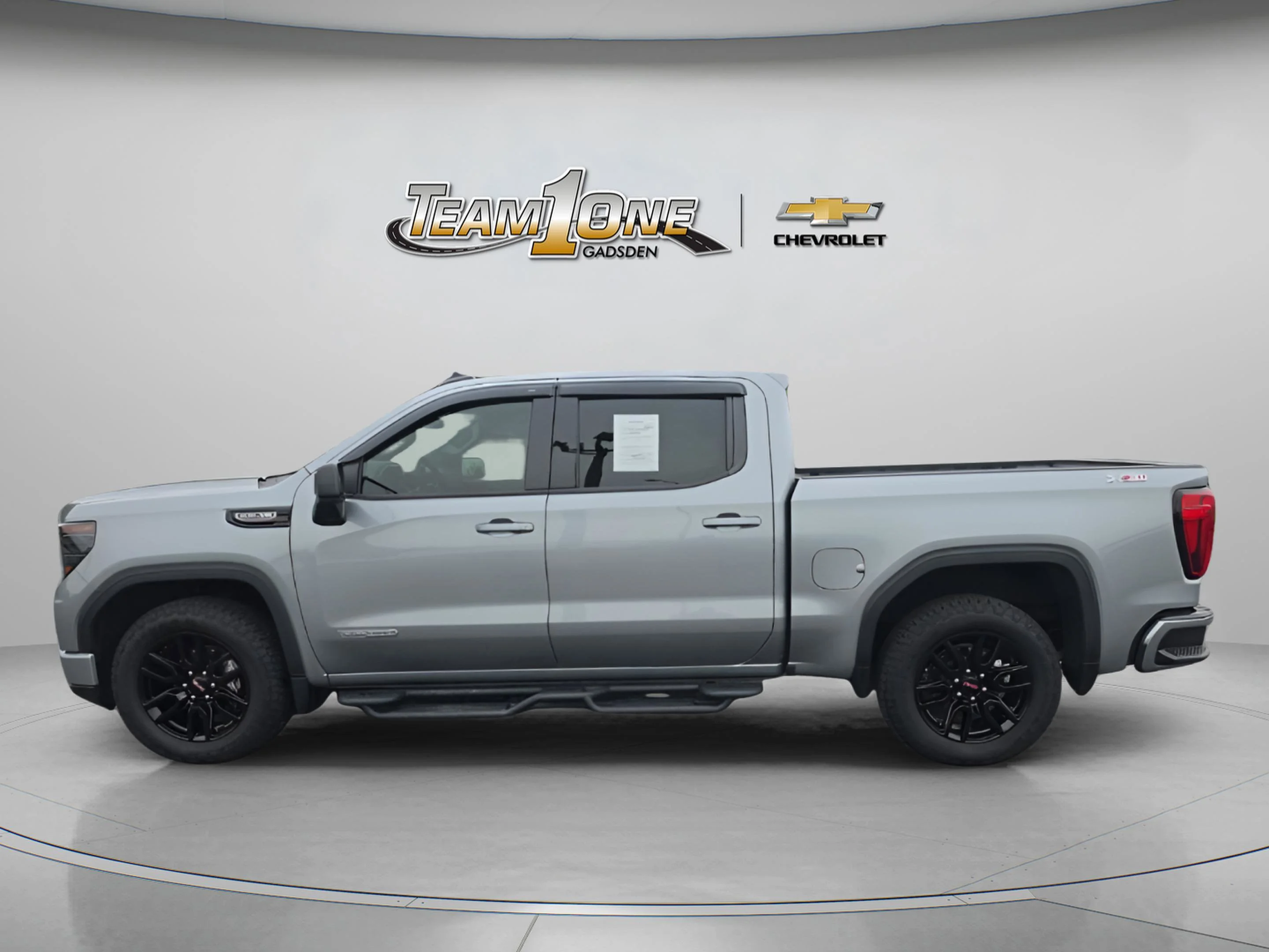 Used 2025 Sterling Metallic GMC Elevation image 4