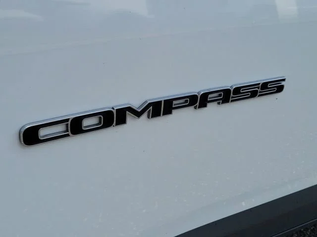 2024 Jeep Compass Latitude - Photo 9