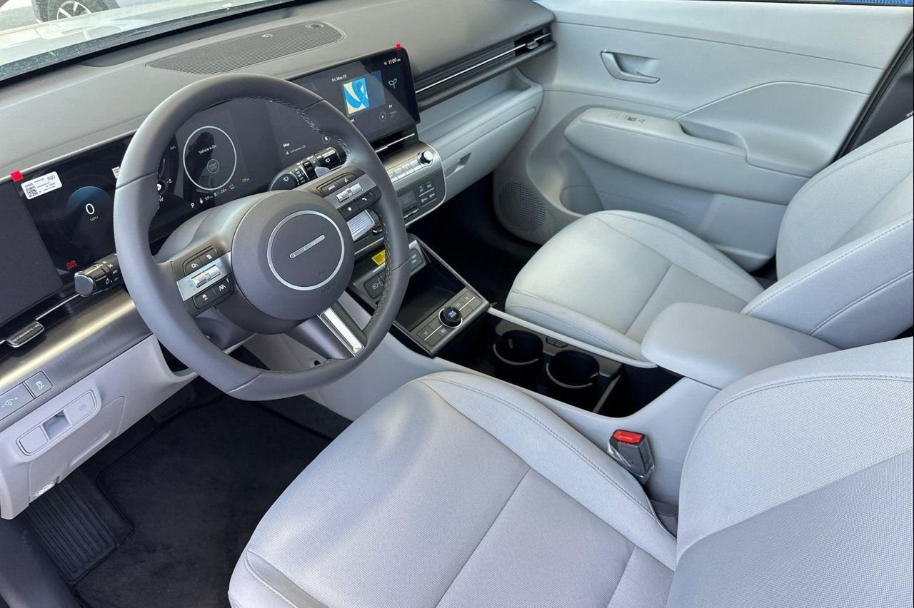 2025 Hyundai Kona EV SEL - Photo 10