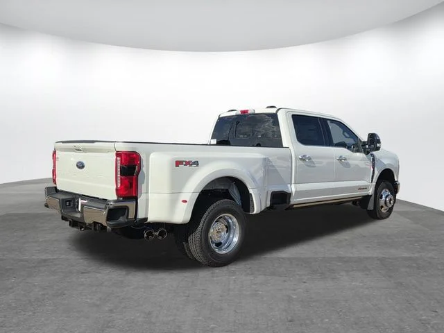 New 2026 Star White Metallic Tri-Coat Ford F-350® Lariat® image 24