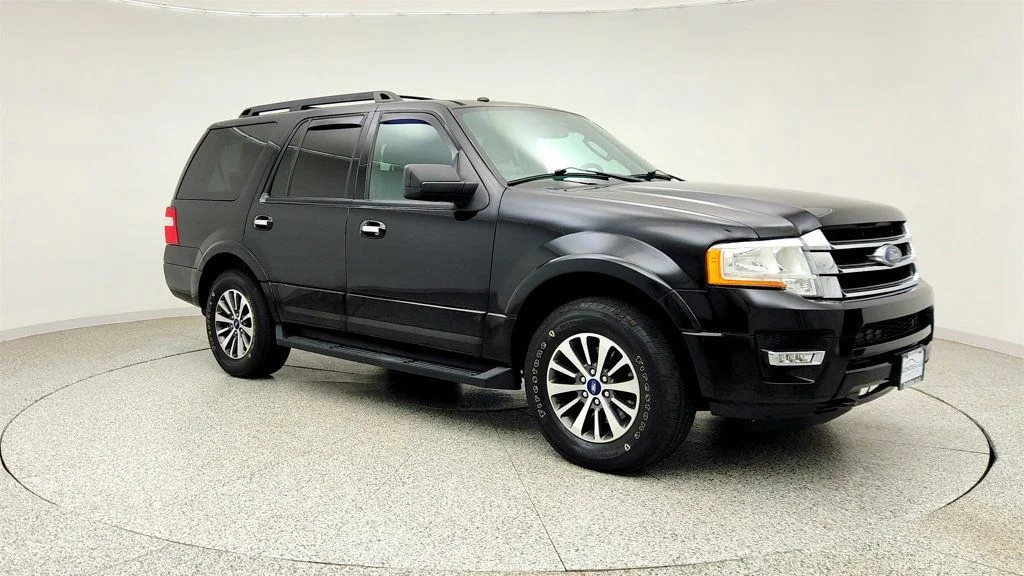 Used 2016 Shadow Black Ford 4WD 4dr XLT w/ Power Moonroof image 3