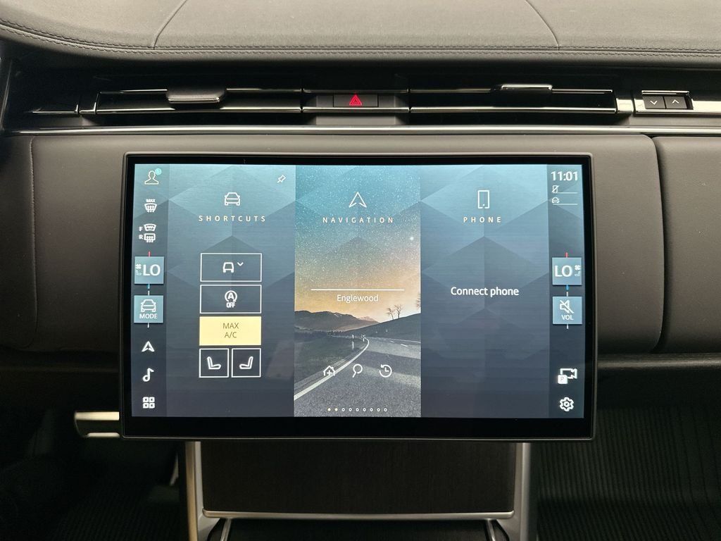 New 2026 Fuji White Land Rover SE image 13