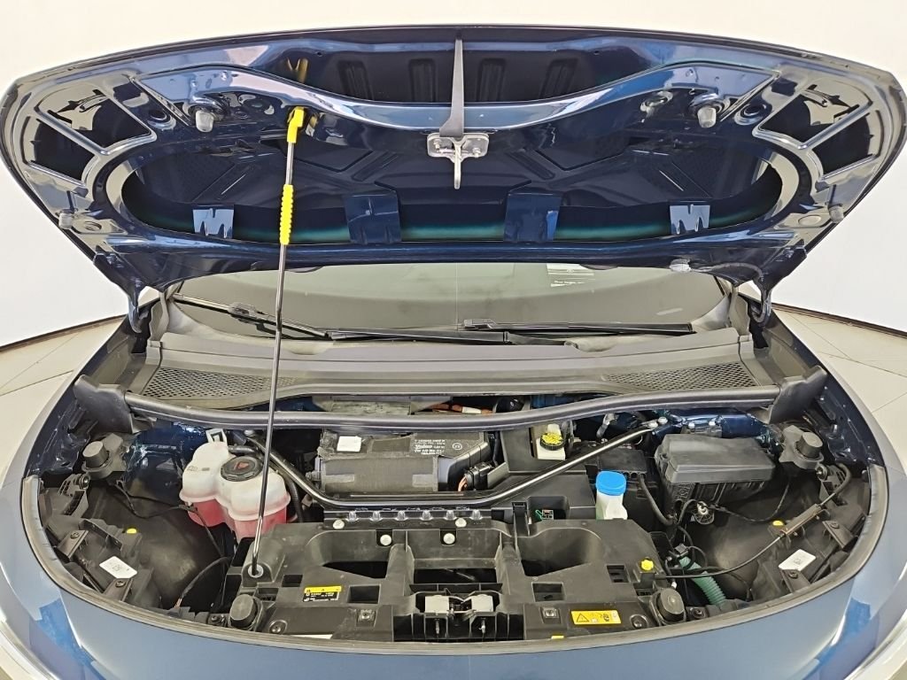 Used 2023 Blue Volkswagen Pro image 6