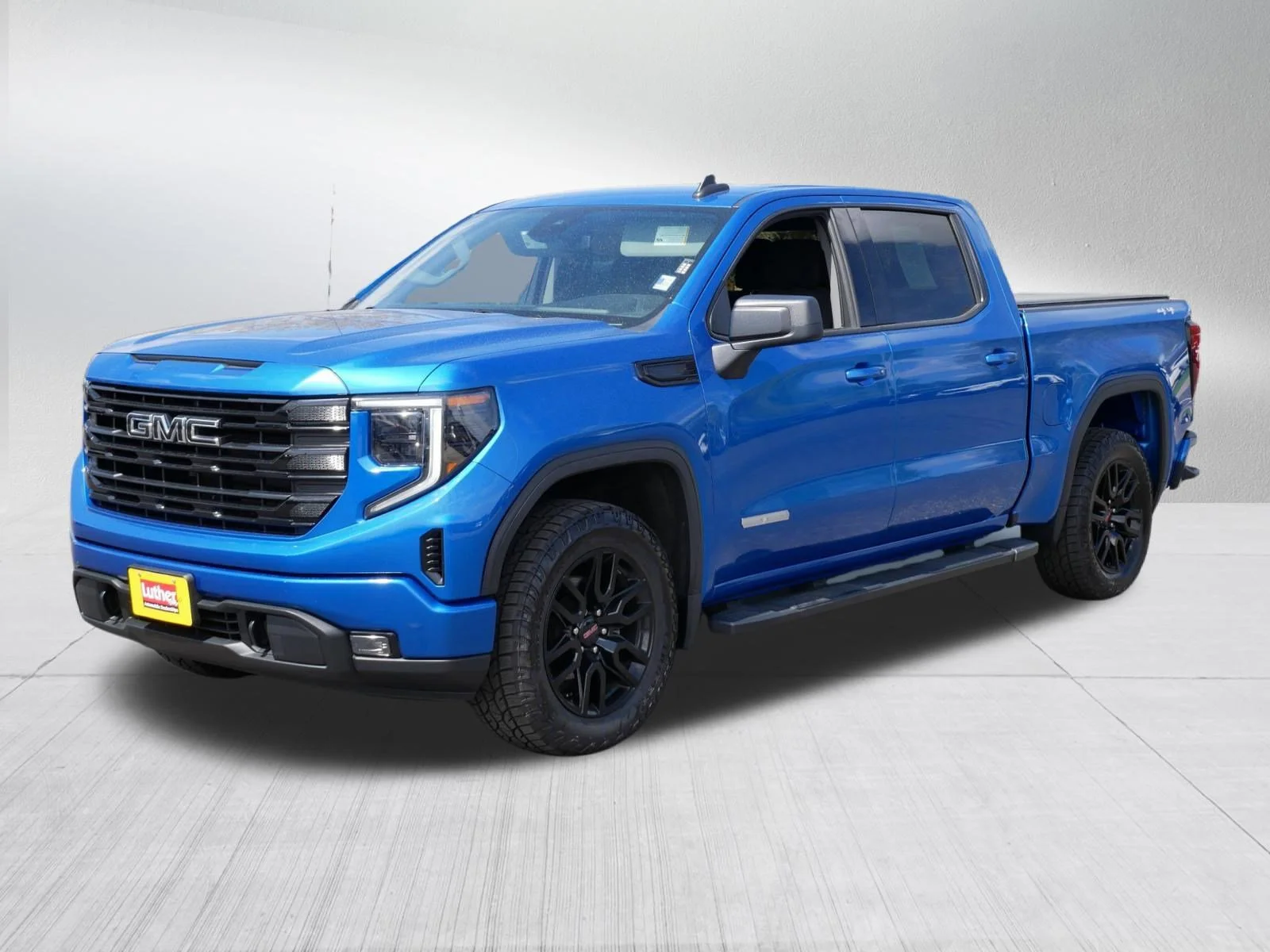 Used 2022 Dynamic Blue Metallic GMC Elevation image 2