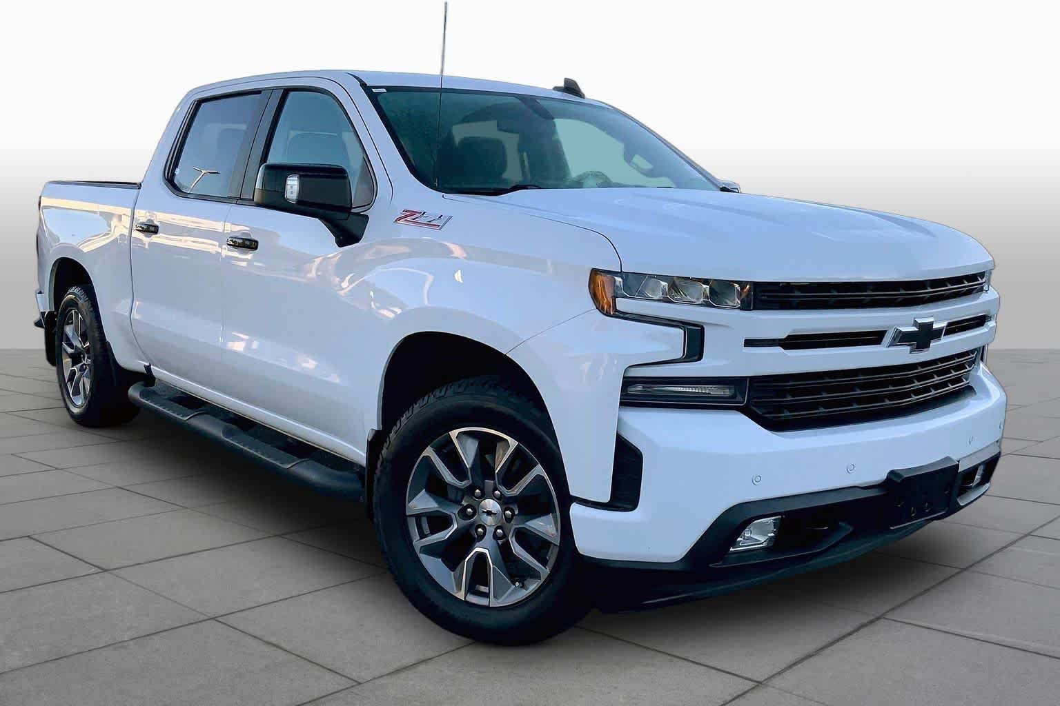 Used 2019 Summit White Chevrolet RST image 2