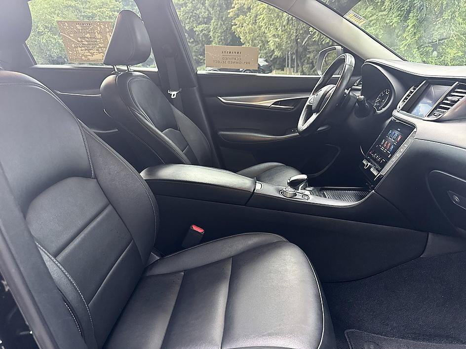 Used 2020 Black Obsidian INFINITI PURE image 19