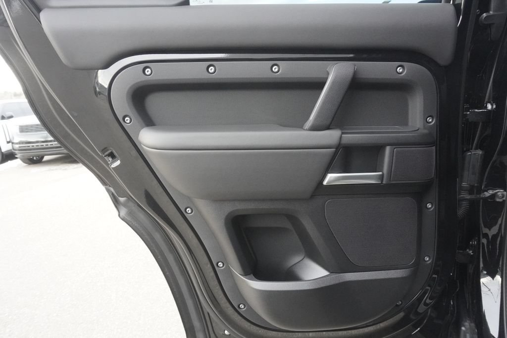 2026 Land Rover Defender V8 - Photo 28