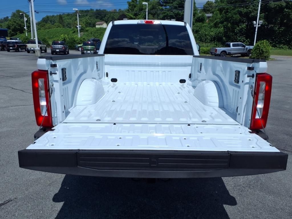 2025 Ford F-350 Super Duty XLT - Photo 12