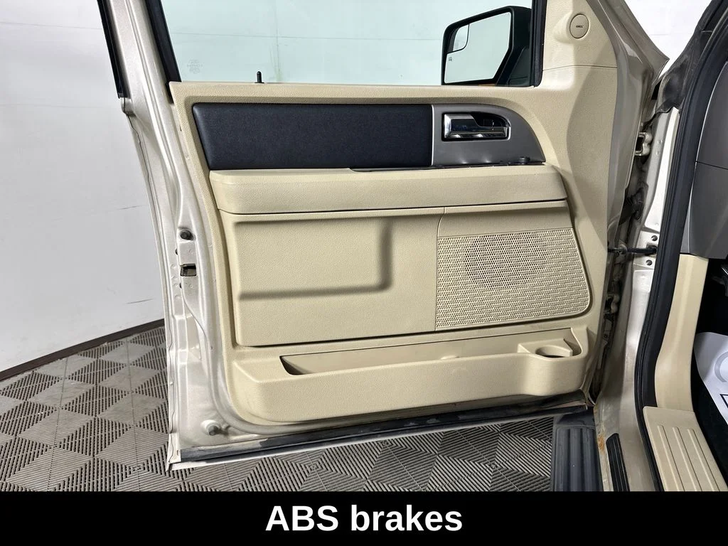 Used 2017 Gold Ford XLT image 15