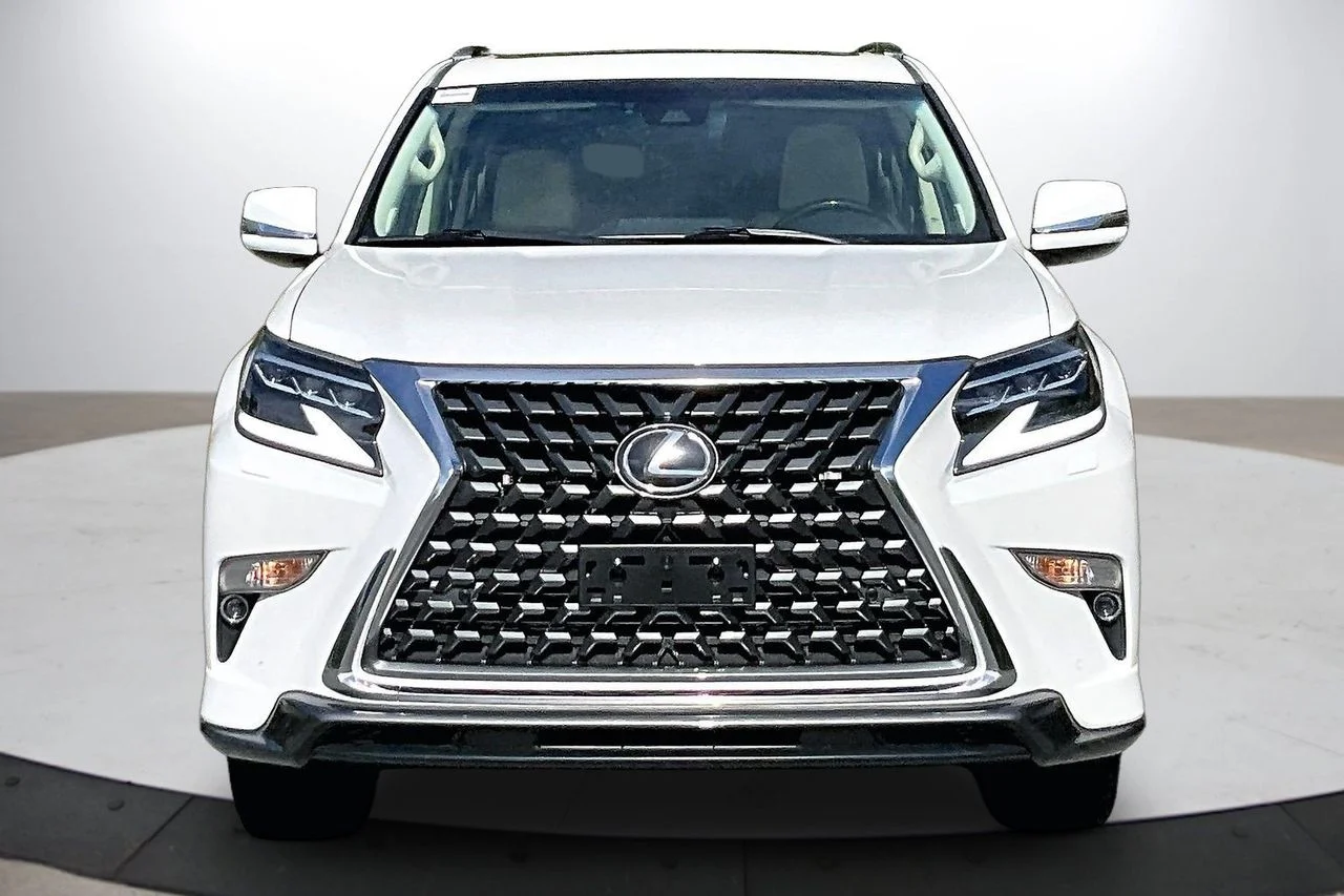 Used 2020  Lexus 460 image 3